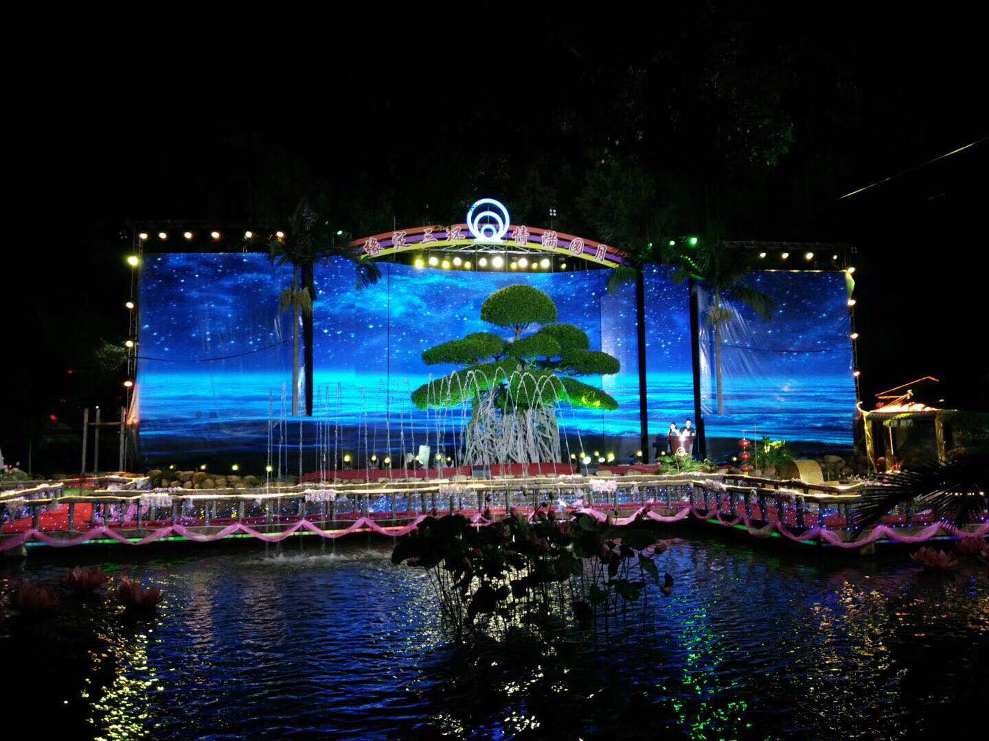 廣東汕頭市P4.81租賃LED顯示屏-600平方成功點亮